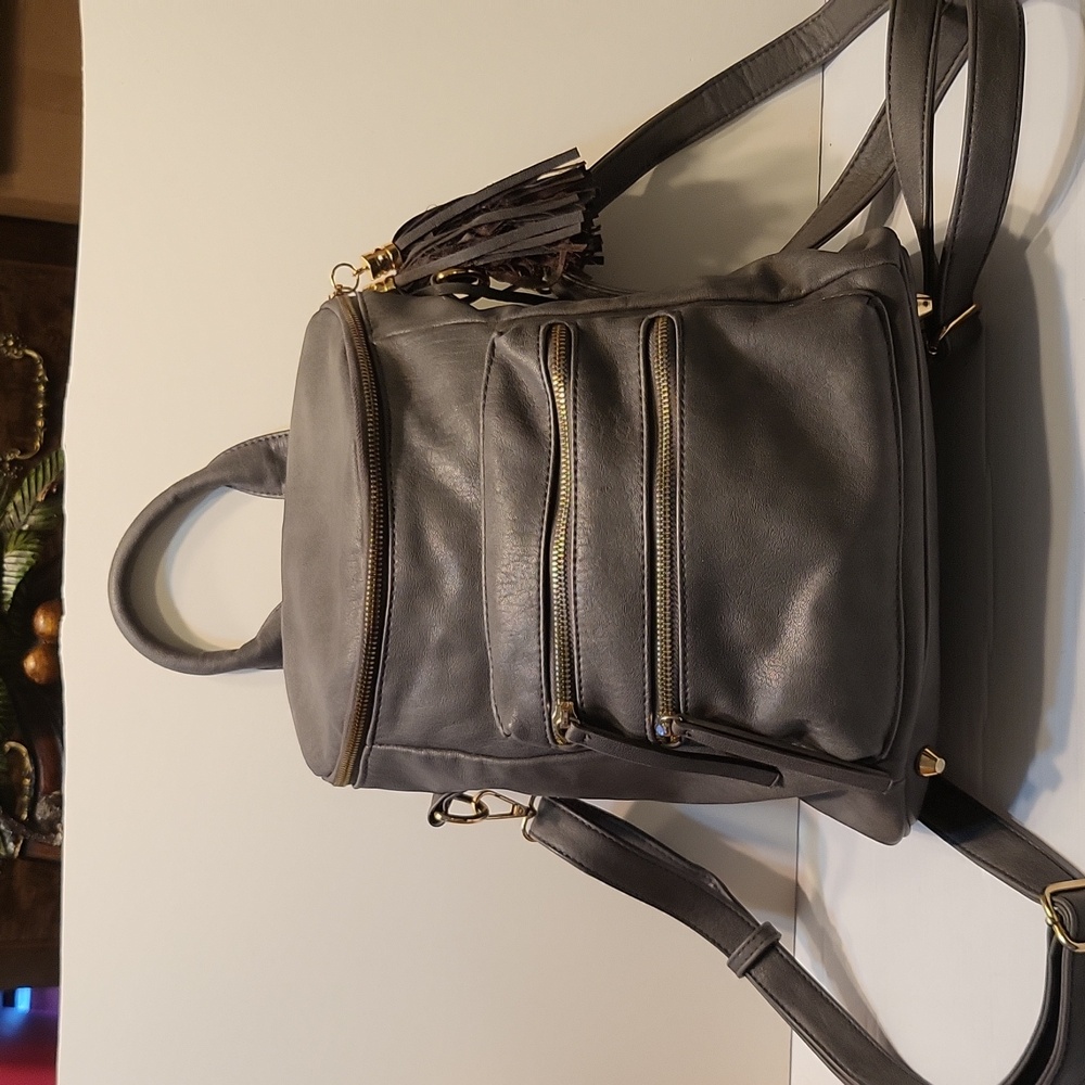 MMS Katie Womens Grey Convertible Shoulder Faux Vegan Leather Backpack - Picture 4 of 13